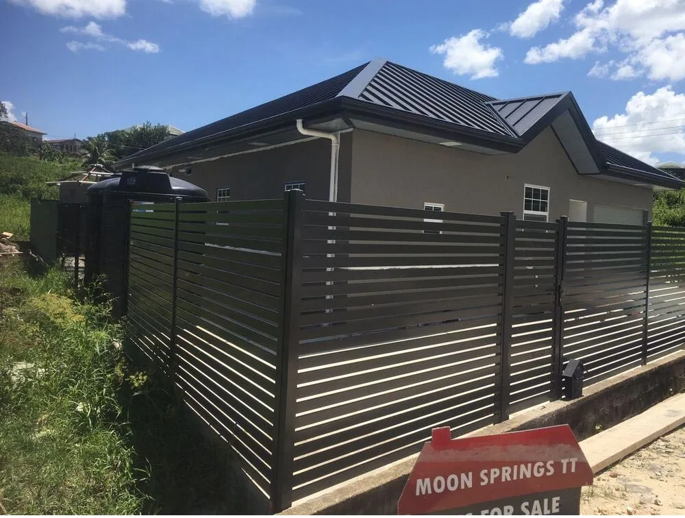 Customized Residential Black Garden Aluminum Slat Fence - HIHAUS