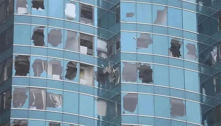 Why Windows and Glass Fall: Causes and Prevention